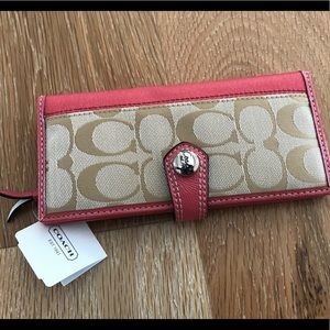 New Coach Wallet F47354